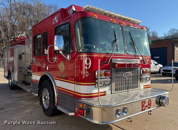 image for item EG7984 2001 Spartan pumper fire truck