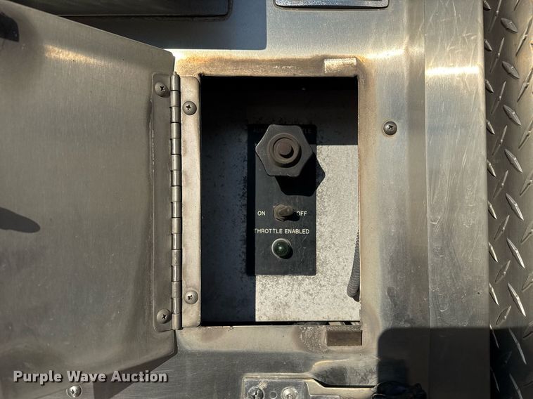 image for item EG7984 2001 Spartan pumper fire truck