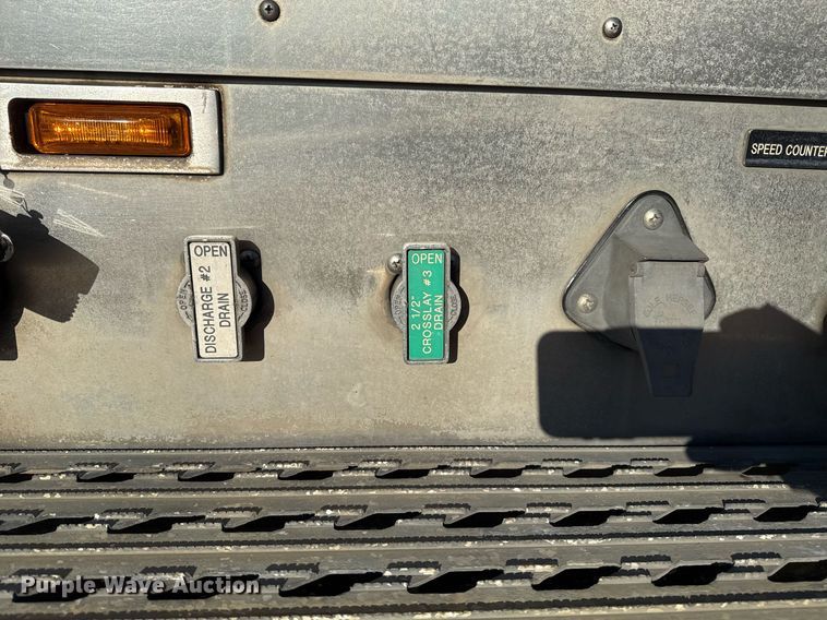 image for item EG7984 2001 Spartan pumper fire truck