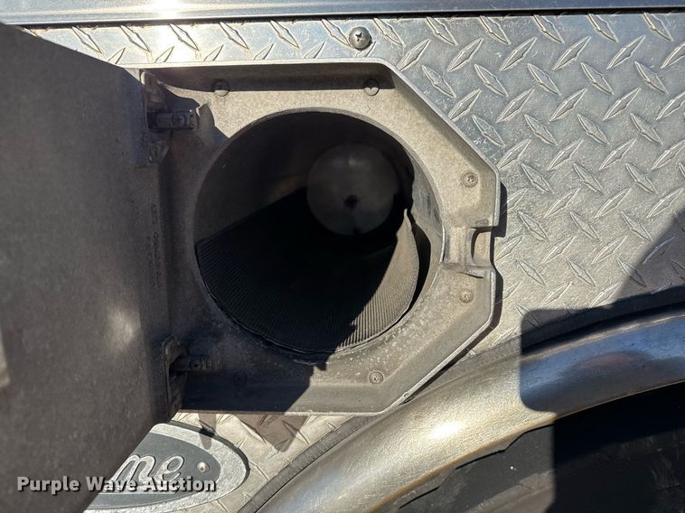 image for item EG7984 2001 Spartan pumper fire truck