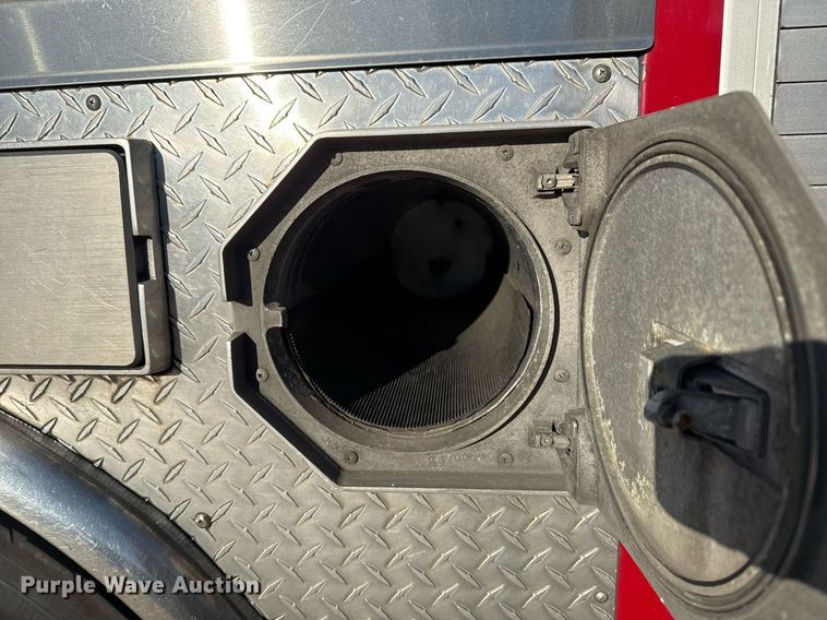 image for item EG7984 2001 Spartan pumper fire truck