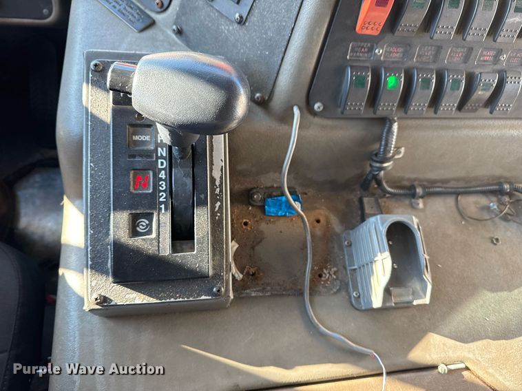 image for item EG7984 2001 Spartan pumper fire truck