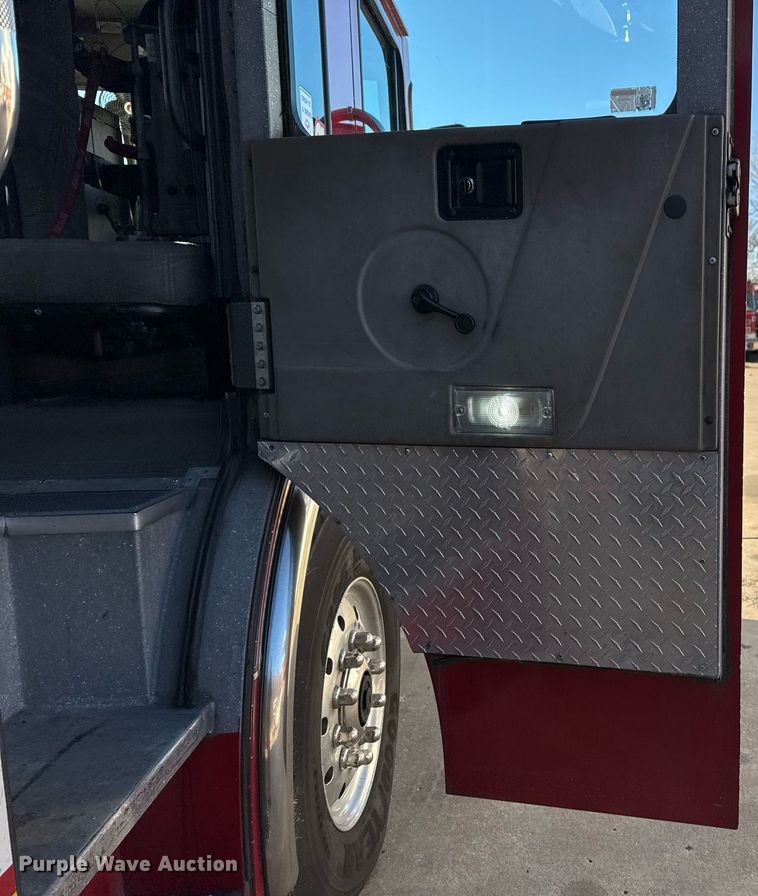 image for item EG7984 2001 Spartan pumper fire truck