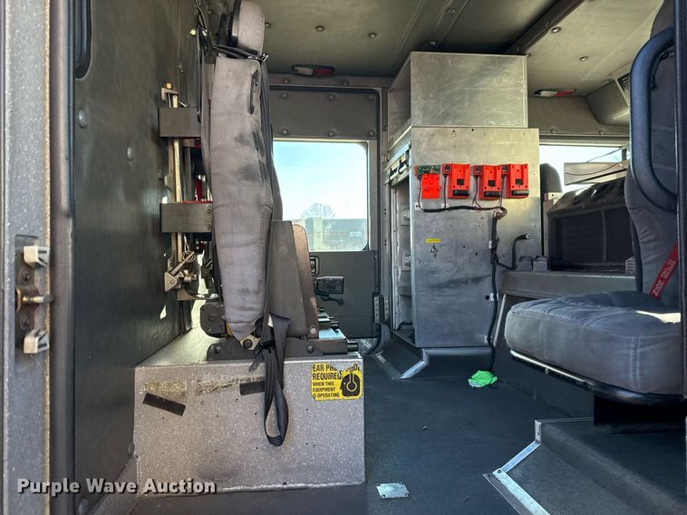 image for item EG7984 2001 Spartan pumper fire truck