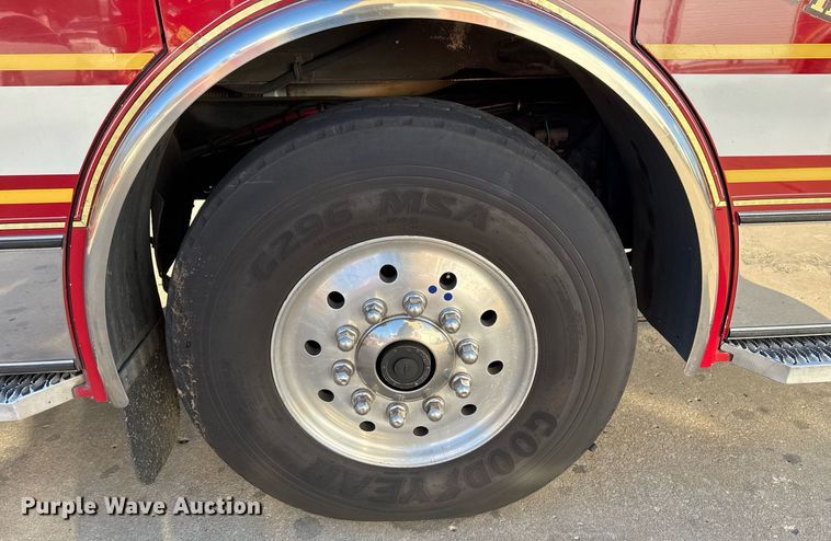 image for item EG7984 2001 Spartan pumper fire truck