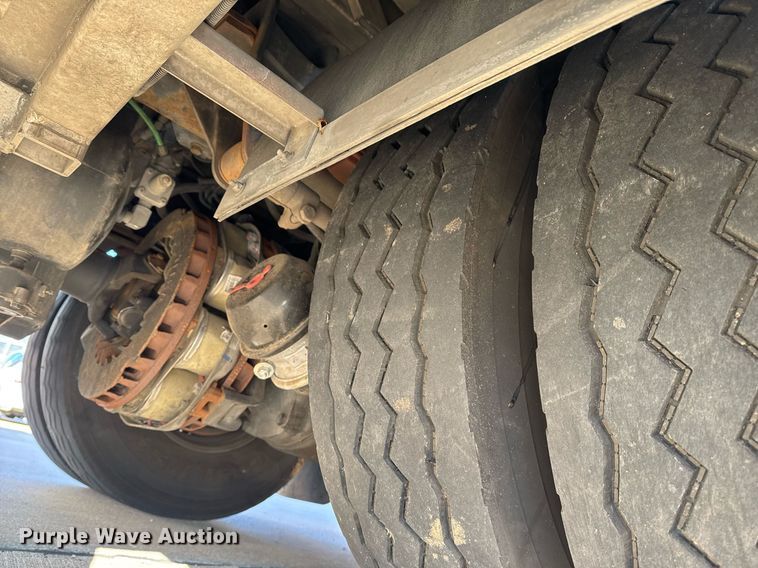 image for item EG7984 2001 Spartan pumper fire truck