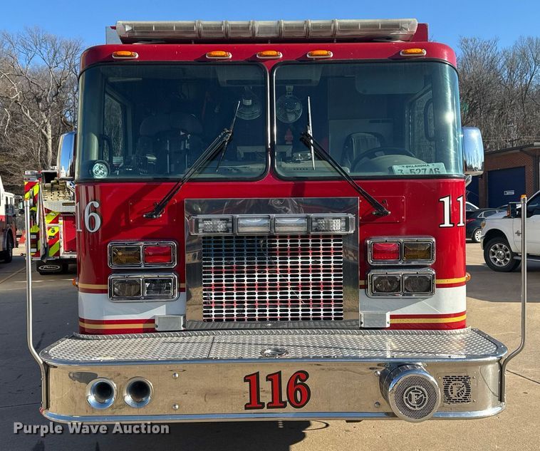 image for item EG7986 2001 Spartan Gladiator pumper fire truck