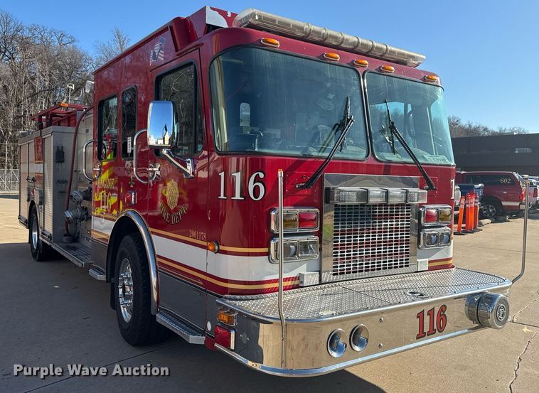 image for item EG7986 2001 Spartan Gladiator pumper fire truck