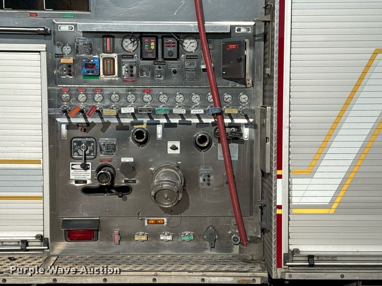 image for item EG7986 2001 Spartan Gladiator pumper fire truck