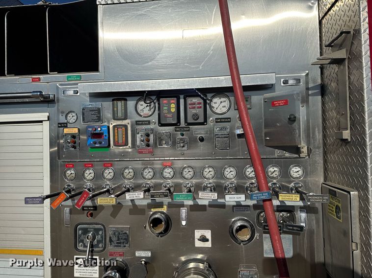 image for item EG7986 2001 Spartan Gladiator pumper fire truck