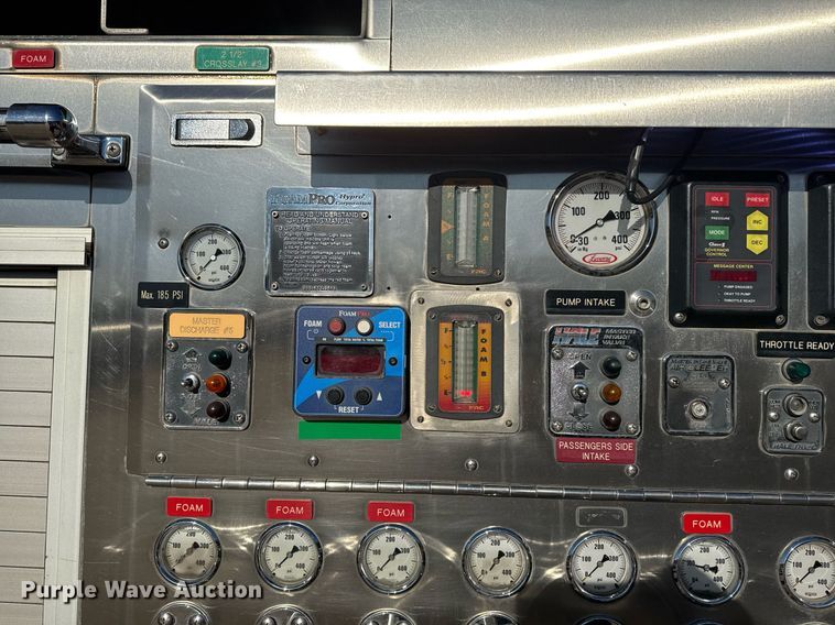 image for item EG7986 2001 Spartan Gladiator pumper fire truck