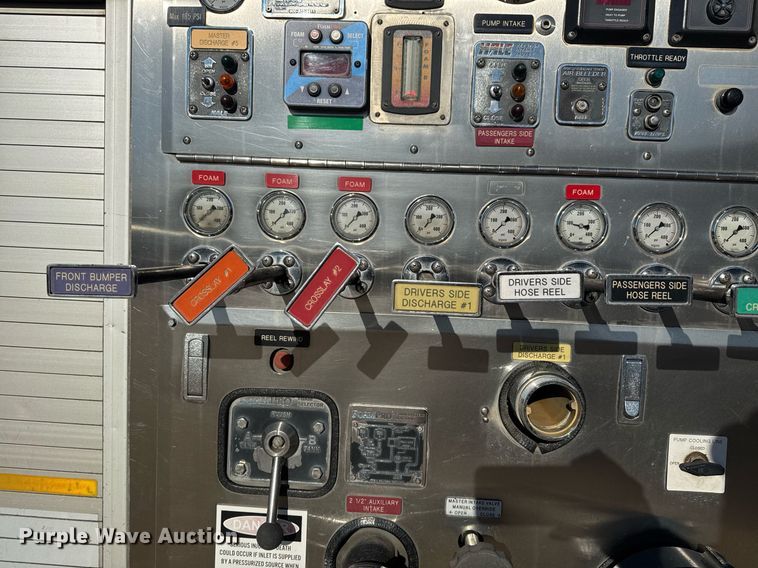 image for item EG7986 2001 Spartan Gladiator pumper fire truck