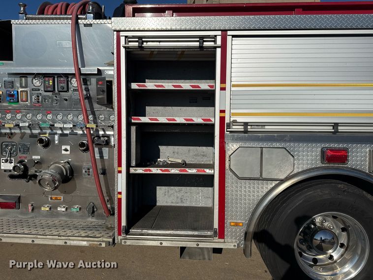 image for item EG7986 2001 Spartan Gladiator pumper fire truck