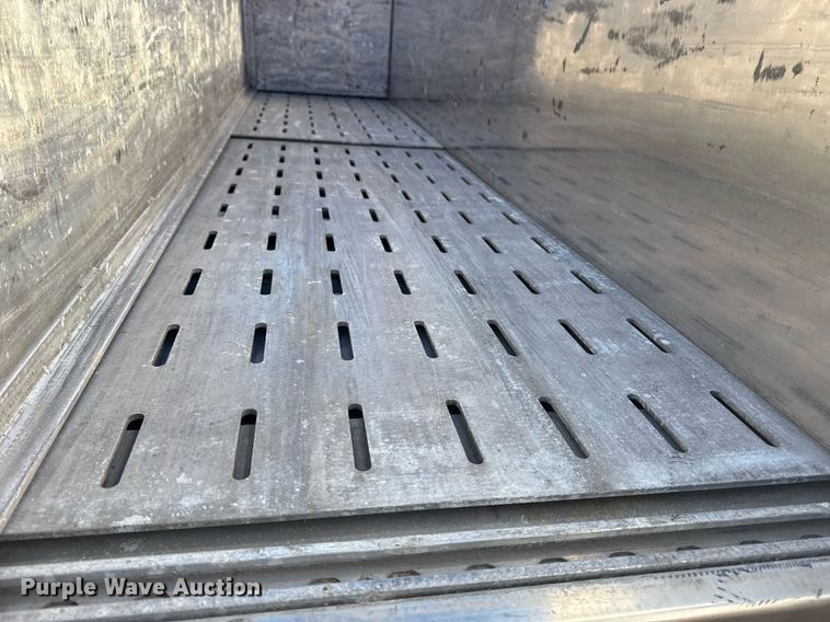 image for item EG7986 2001 Spartan Gladiator pumper fire truck