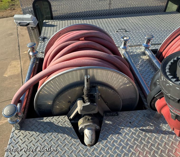 image for item EG7986 2001 Spartan Gladiator pumper fire truck