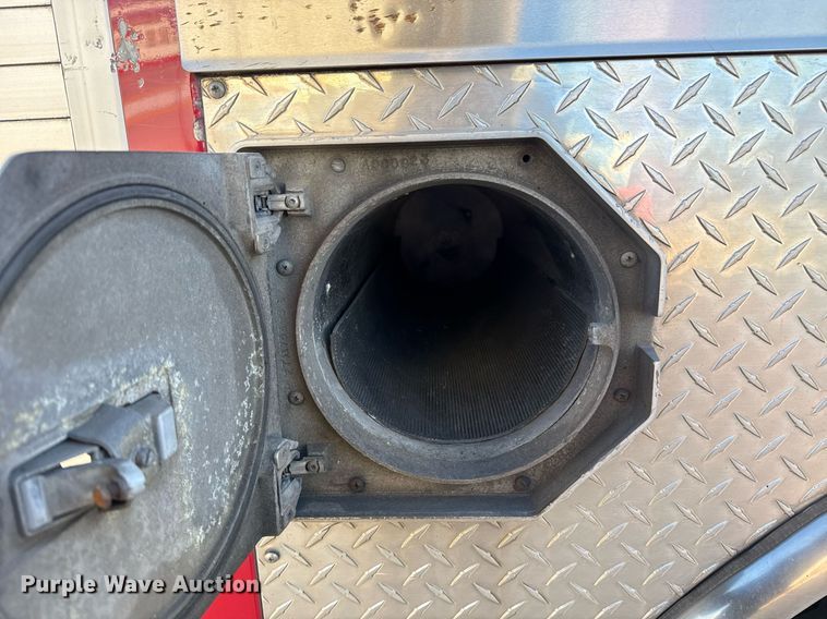 image for item EG7986 2001 Spartan Gladiator pumper fire truck