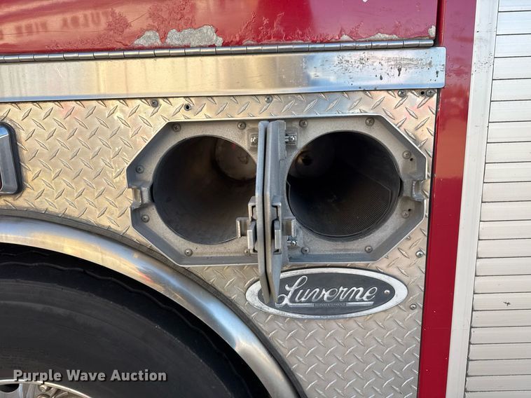 image for item EG7986 2001 Spartan Gladiator pumper fire truck