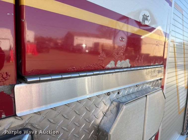 image for item EG7986 2001 Spartan Gladiator pumper fire truck