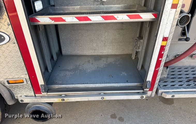 image for item EG7986 2001 Spartan Gladiator pumper fire truck