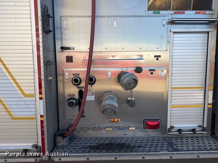 image for item EG7986 2001 Spartan Gladiator pumper fire truck