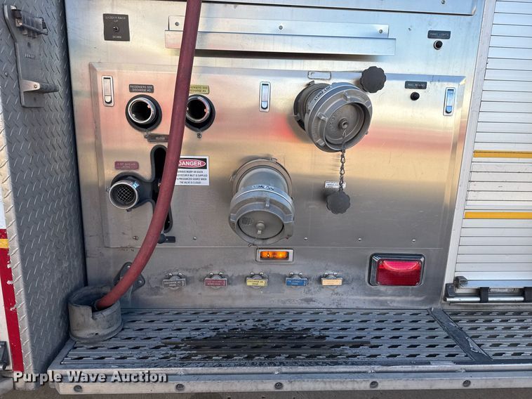 image for item EG7986 2001 Spartan Gladiator pumper fire truck