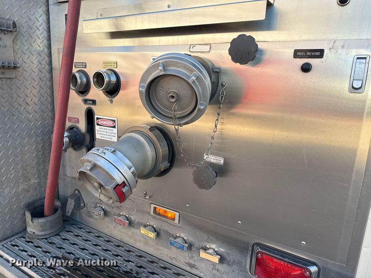 image for item EG7986 2001 Spartan Gladiator pumper fire truck