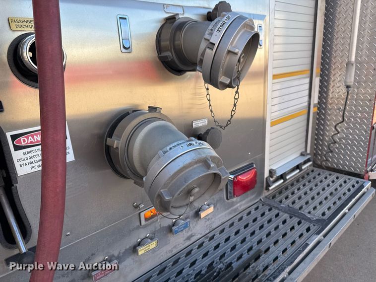 image for item EG7986 2001 Spartan Gladiator pumper fire truck