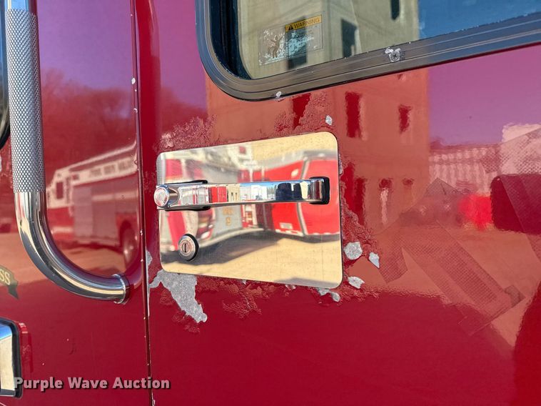 image for item EG7986 2001 Spartan Gladiator pumper fire truck