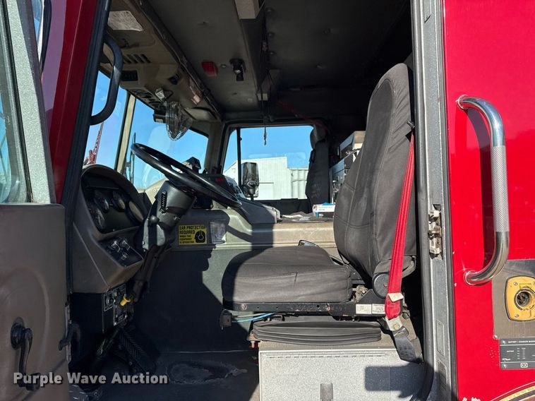 image for item EG7986 2001 Spartan Gladiator pumper fire truck