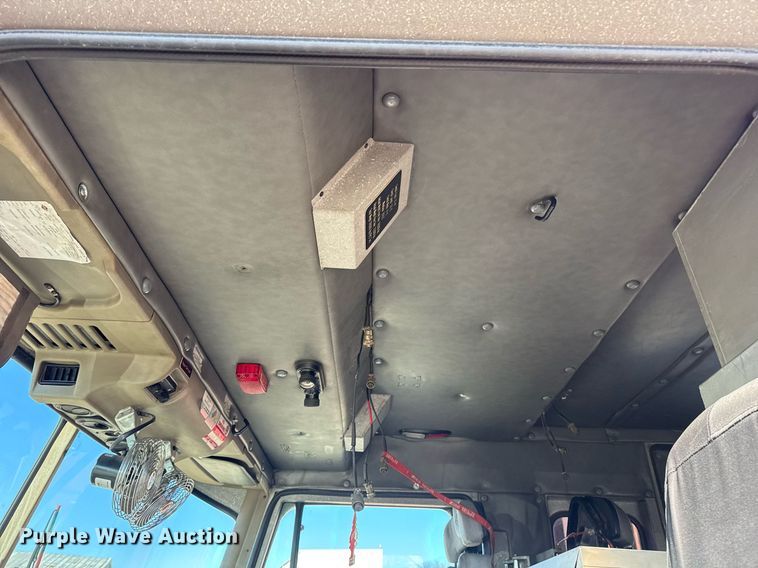 image for item EG7986 2001 Spartan Gladiator pumper fire truck