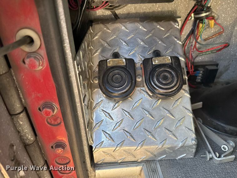 image for item EG7986 2001 Spartan Gladiator pumper fire truck