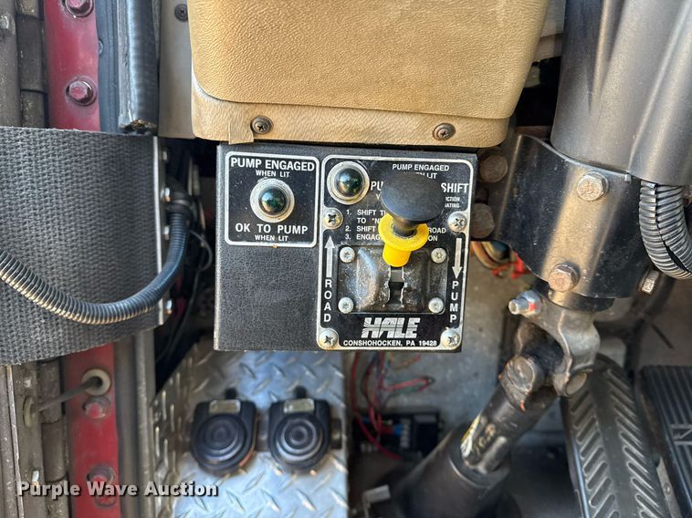 image for item EG7986 2001 Spartan Gladiator pumper fire truck