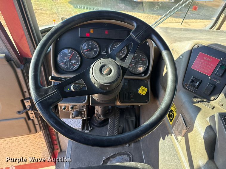 image for item EG7986 2001 Spartan Gladiator pumper fire truck