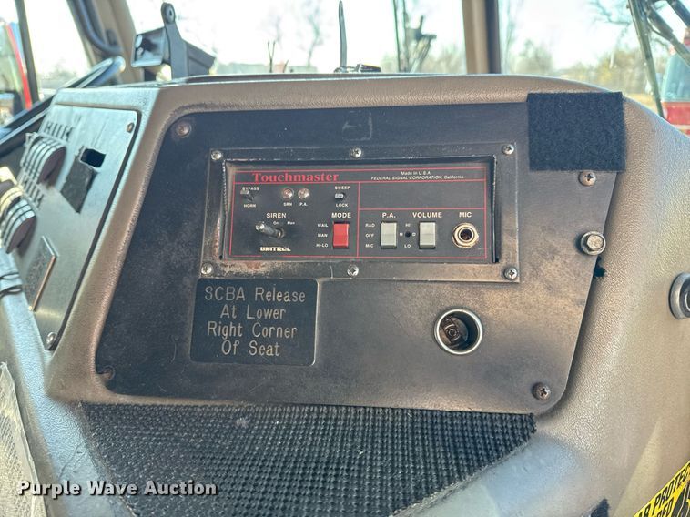 image for item EG7986 2001 Spartan Gladiator pumper fire truck