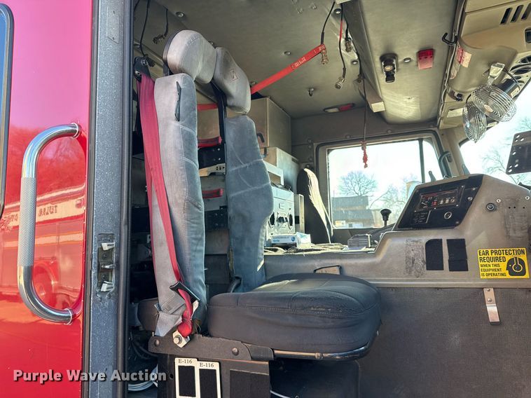 image for item EG7986 2001 Spartan Gladiator pumper fire truck