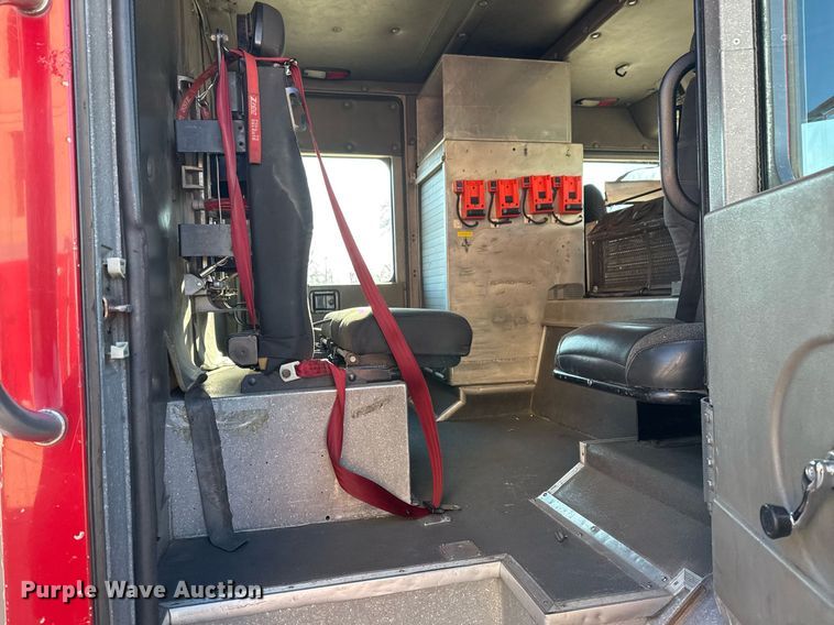 image for item EG7986 2001 Spartan Gladiator pumper fire truck