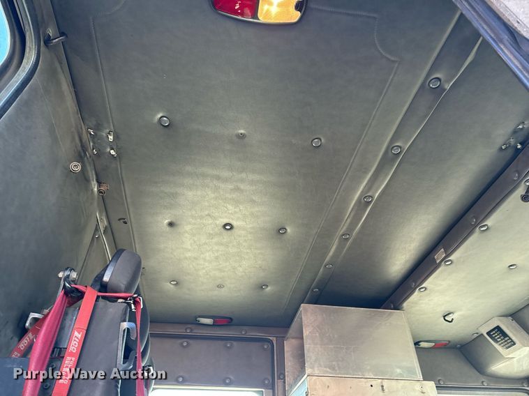 image for item EG7986 2001 Spartan Gladiator pumper fire truck