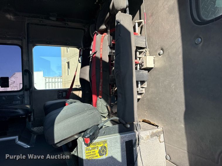 image for item EG7986 2001 Spartan Gladiator pumper fire truck