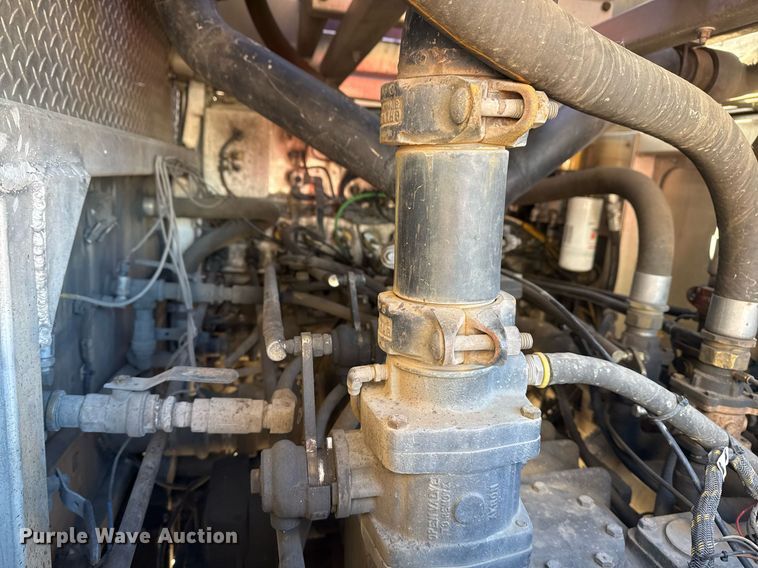 image for item EG7986 2001 Spartan Gladiator pumper fire truck