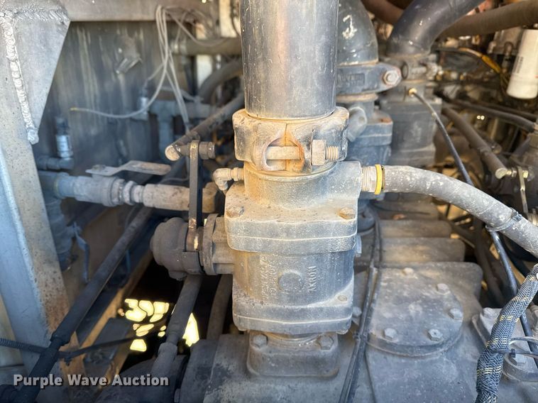 image for item EG7986 2001 Spartan Gladiator pumper fire truck