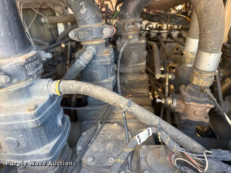 image for item EG7986 2001 Spartan Gladiator pumper fire truck