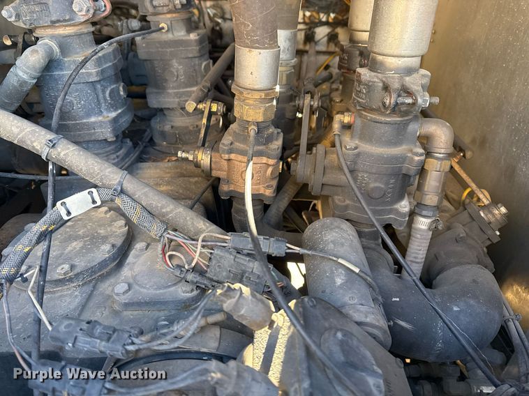 image for item EG7986 2001 Spartan Gladiator pumper fire truck