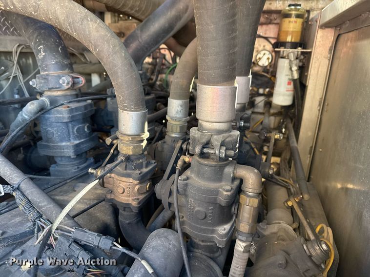 image for item EG7986 2001 Spartan Gladiator pumper fire truck