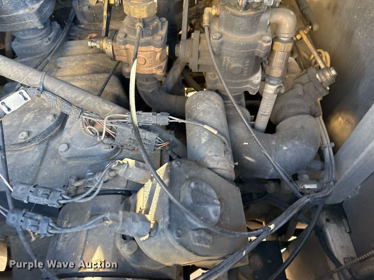 image for item EG7986 2001 Spartan Gladiator pumper fire truck