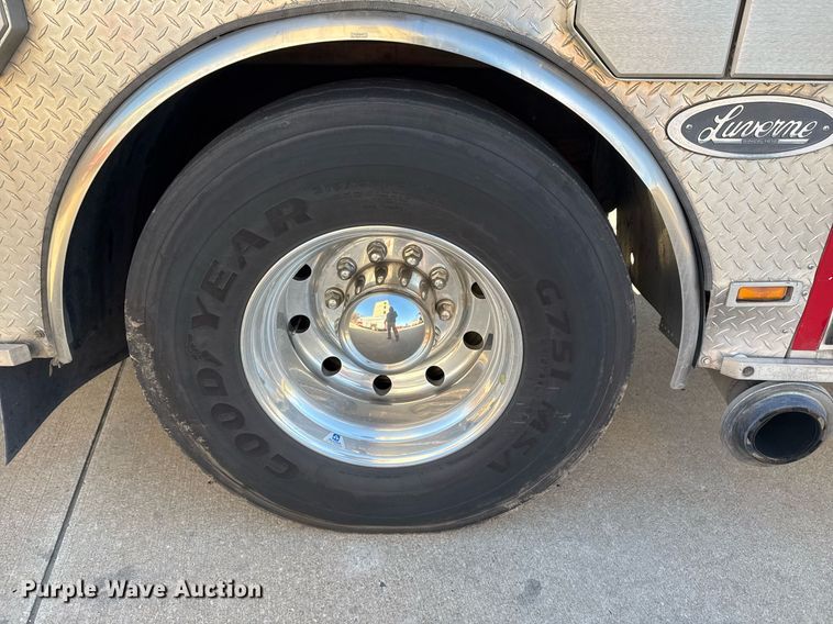 image for item EG7986 2001 Spartan Gladiator pumper fire truck