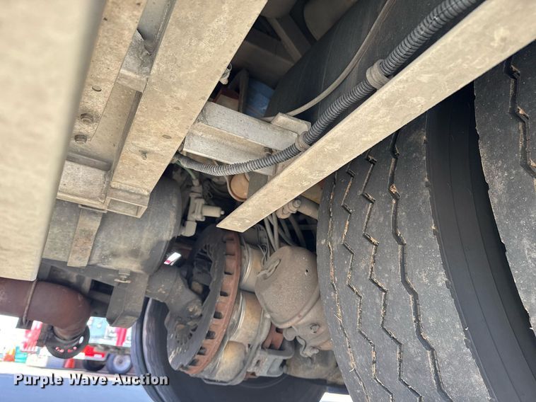 image for item EG7986 2001 Spartan Gladiator pumper fire truck