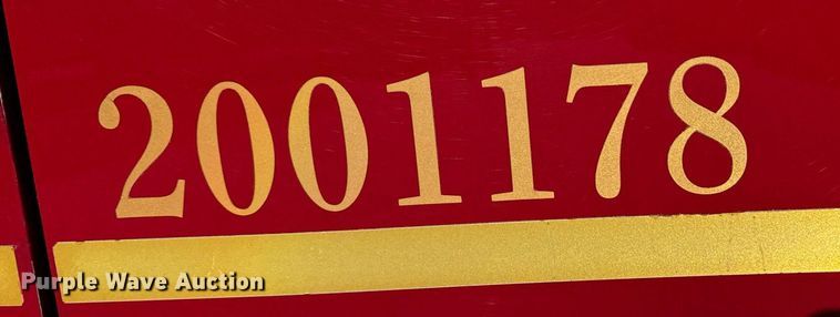 image for item EG7986 2001 Spartan Gladiator pumper fire truck