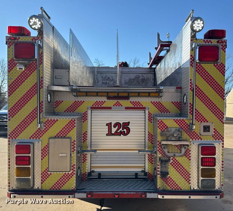 image for item EG7987 2002 Spartan Gladiator pumper fire truck