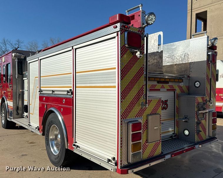 image for item EG7987 2002 Spartan Gladiator pumper fire truck