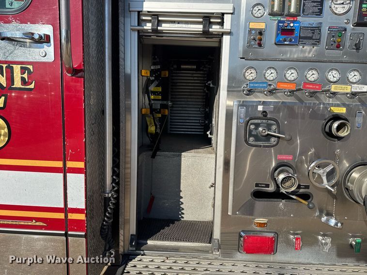 image for item EG7987 2002 Spartan Gladiator pumper fire truck